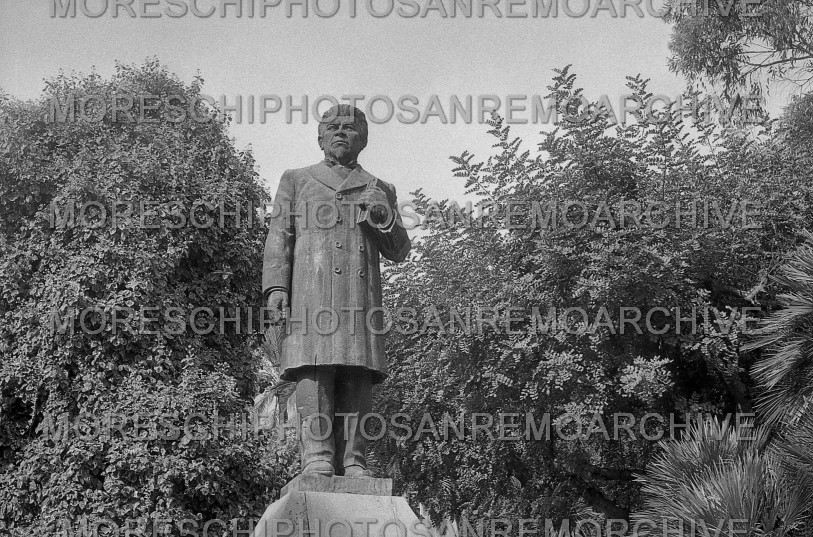 Altamirano-inaug-statua-a-villa-Ormond-1960-438