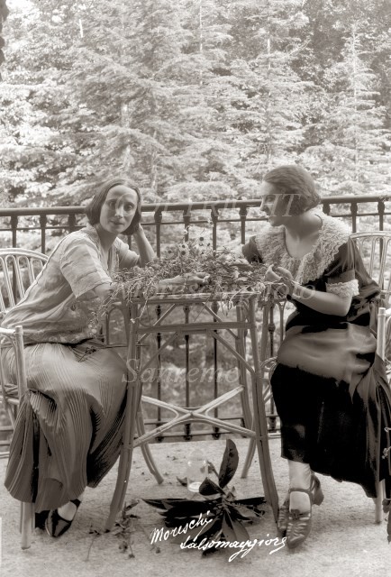 Anna Pavlova con Frances Allda moglie del Direttore d'orchestra Gatti Casazza del Metropolitan di New York 3