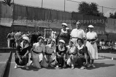 Gare-di-Bocce-1939-La-squadea-femminile-di-Sanremo-con-Giacomo-Gandolfi-e-figlia-Vittoria734