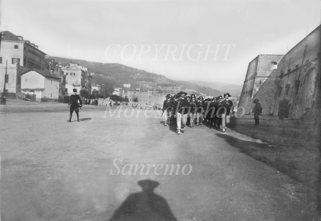 Bersaglieri 1908 davanti a Santa Tecla