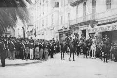 Bersaglieri a cavallo e Garibaldini in corso Umberto 1905
