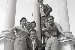 1955-Le-avventure-dellaltro-io-Gino-Marinuzzi-JR-e-la-troupe-1