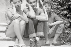 1955-Le-avventure-dellaltro-io 1955-Le-avventure-dellaltro-io  Renata Padovani, Gino Pernice e M.Grazia Santarone  del Teatro Stabile di Bolzano