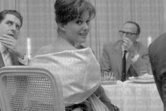 1_Claudia-Cardinale-Jacqueline-Sassard-anteprima-film-Il-Magistrato-Pranzo-al-Royal-1959-049-7