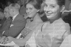 1_Claudia-Cardinale-Jacqueline-Sassard-anteprima-film-Il-Magistrato-cinema-Astra-1959-050