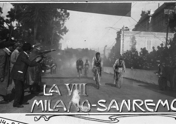 1914  La volata di Agostoni e Galletti , Cupreland, Alavoine, Santhià.
