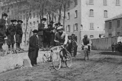 1907 Trousselier e Galetti in ritardo si mangia un panino