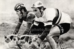 1976-Eddy-Merckx-e-Roger-De-Vlaeminck-ridotta