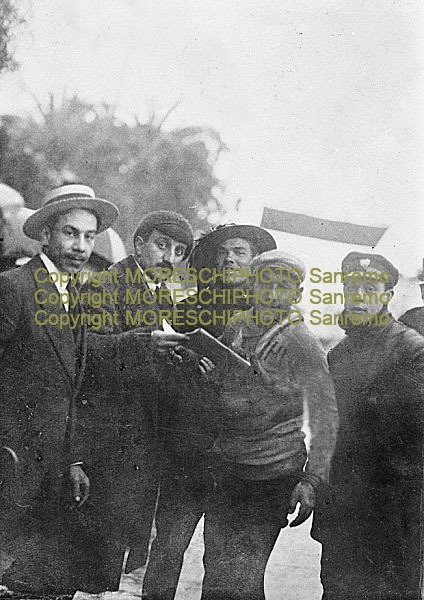 1915  Girardengo è festeggiato dopo l'arrivo