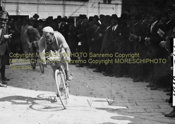 1919 Girardengo insegue con alcuni minuti di ritardo a Voltri