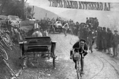 1917 Gremo è in fuga dopo il Turchino seguito da Belloni, Girardengo, Eggs, Olivieri, Santagostino e Azzini