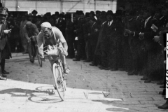1919 Girardengo insegue con alcuni minuti di ritardo a Voltri