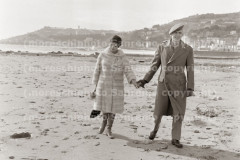 Morandi-militare-a-Taggia-e moglie Laura Efrikian