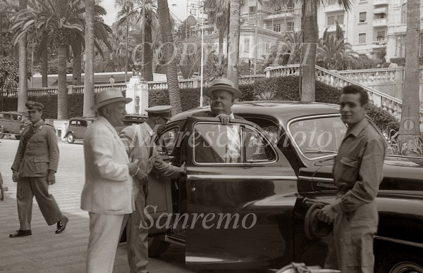 1_Stan-Laurel-Oliver-Hardy-a-Sanremo-1950