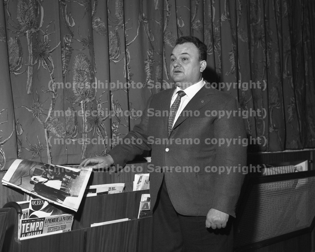 Luciano-Tajoli-1963-pausa-delle-prove