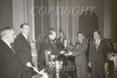 Gare di scopone 1938 Mascagni premia (2)